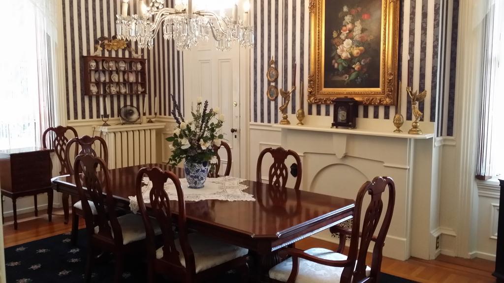 Lovelace Manor Bed And Breakfast Ланкастер Экстерьер фото