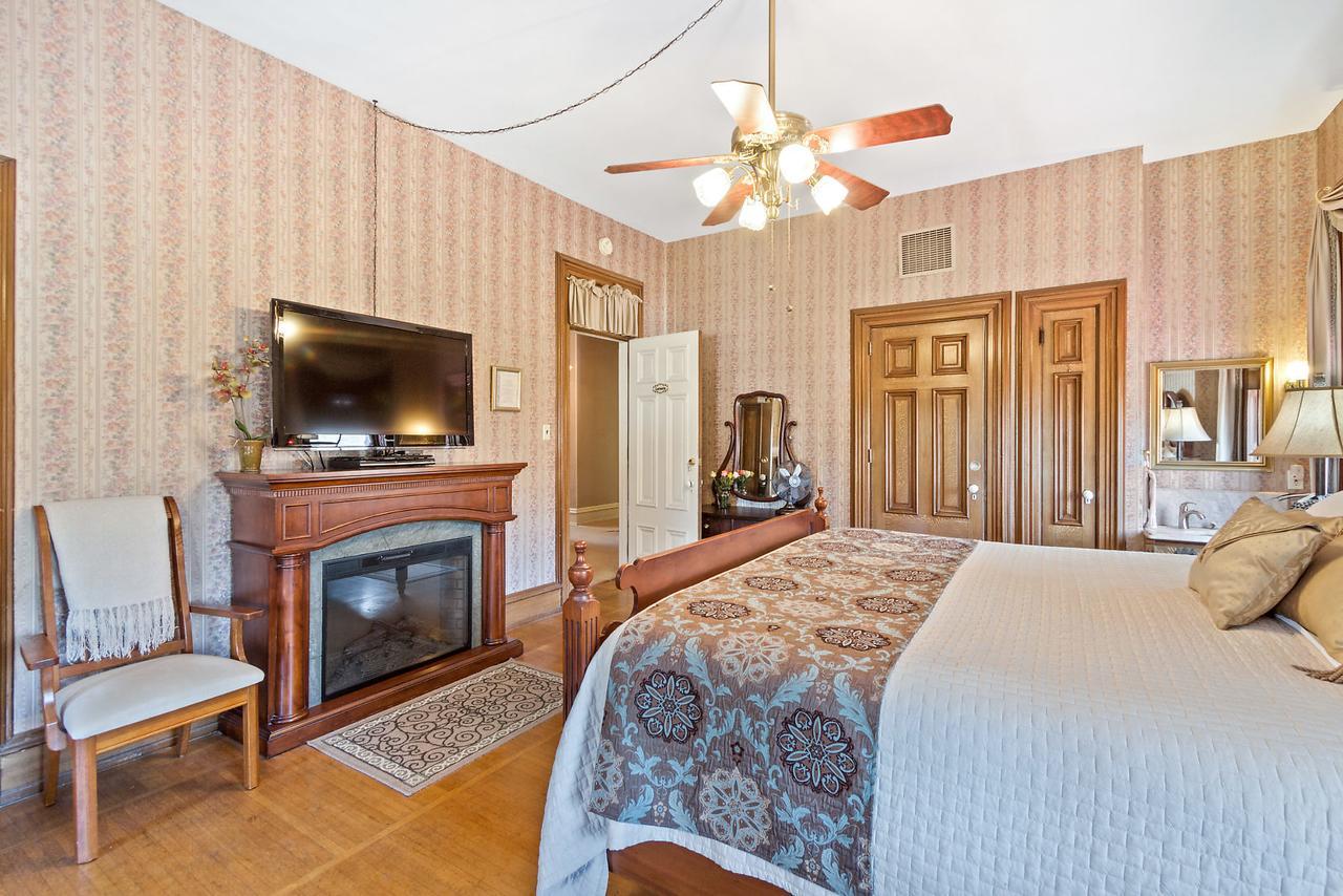 Lovelace Manor Bed And Breakfast Ланкастер Экстерьер фото