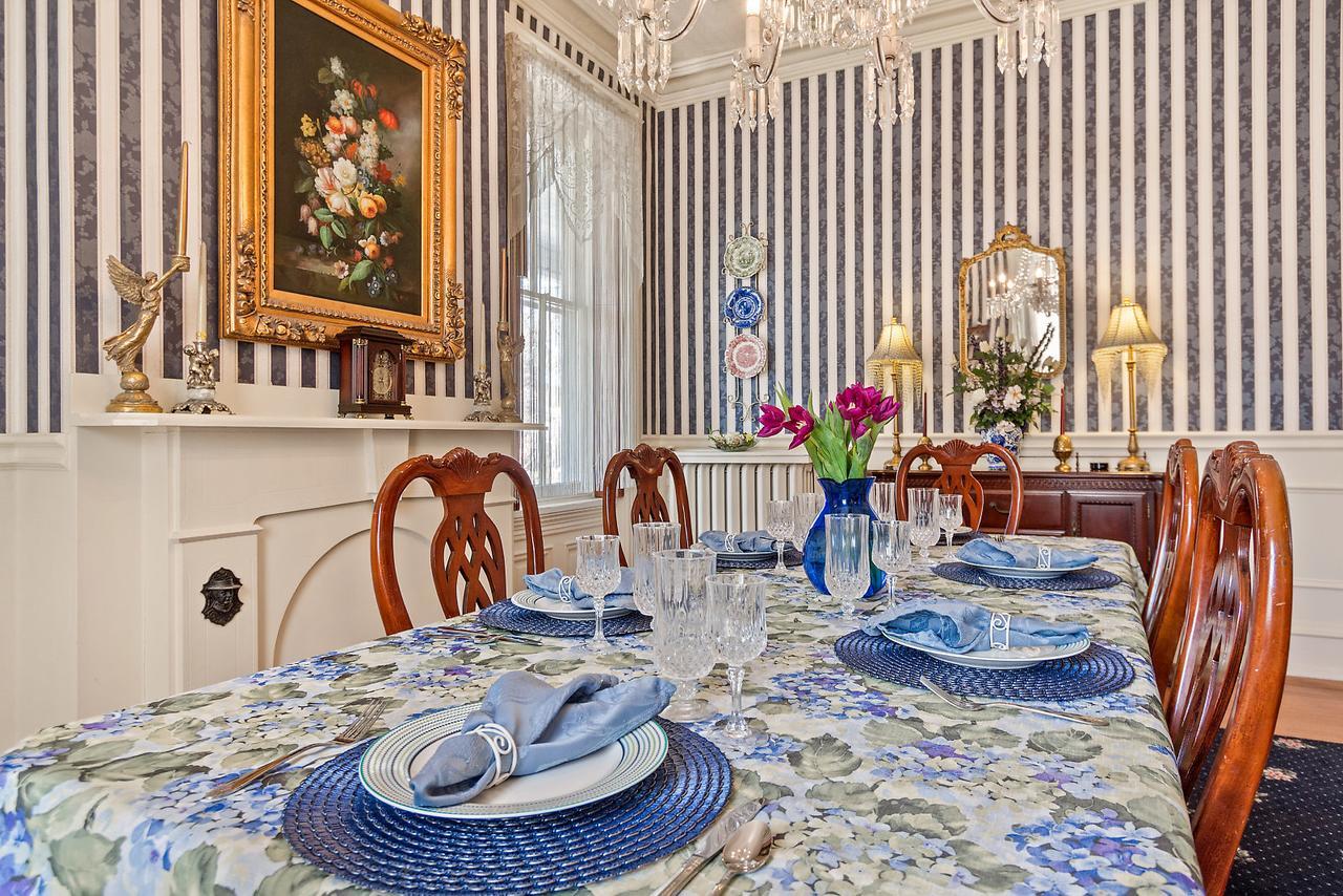 Lovelace Manor Bed And Breakfast Ланкастер Экстерьер фото