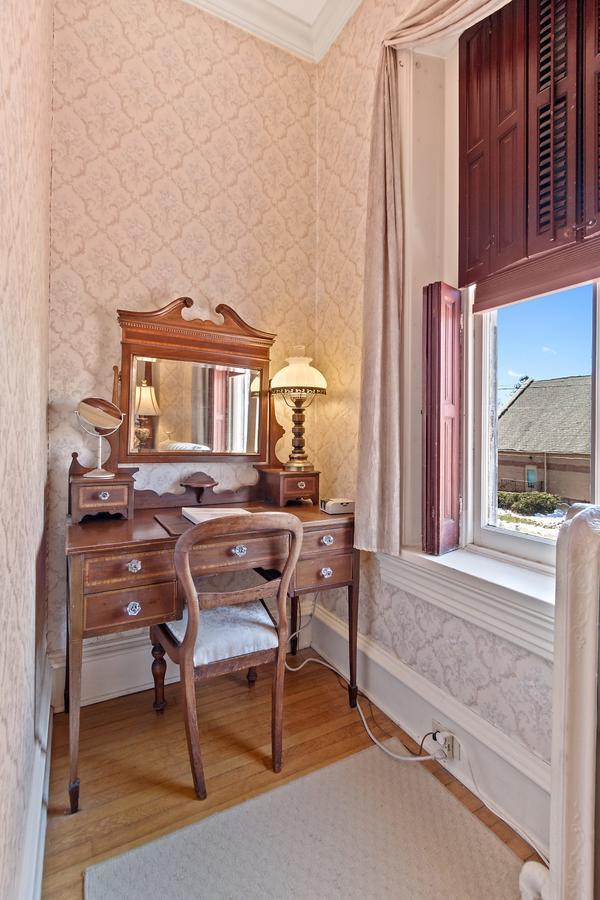 Lovelace Manor Bed And Breakfast Ланкастер Экстерьер фото